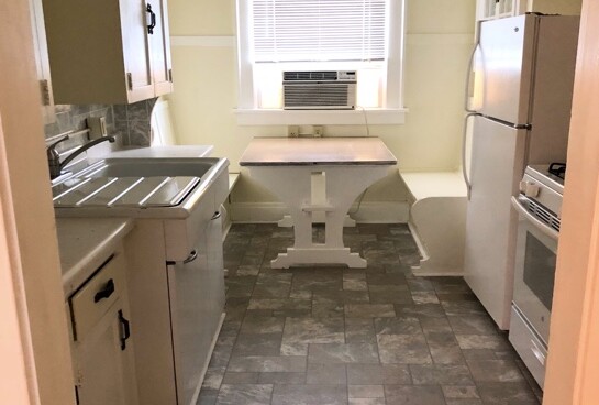 Affordable Studio Apartment in Downtown Casper – Available Now $695.00 on a one year lease (10)